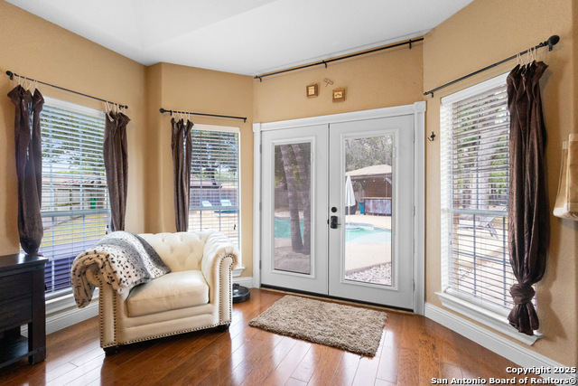 Listing photo id 20 for 133 Legacy Trace
