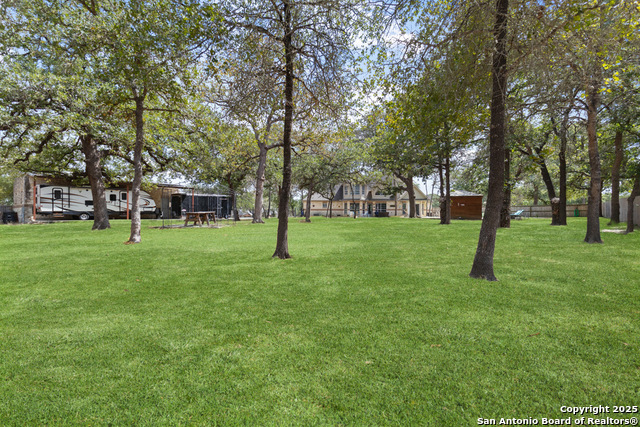 Listing photo id 53 for 133 Legacy Trace