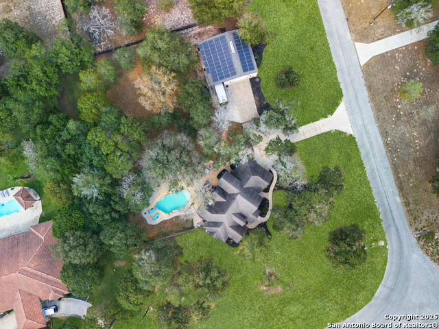 Listing photo id 5 for 133 Legacy Trace