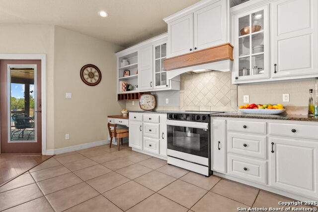 Listing photo id 8 for 330 Ferryboat