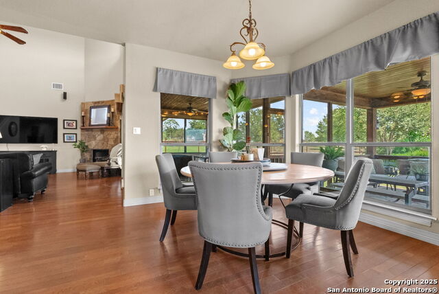 Listing photo id 12 for 330 Ferryboat