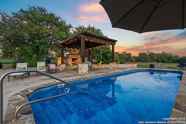 Listing photo id 1 for 330 Ferryboat