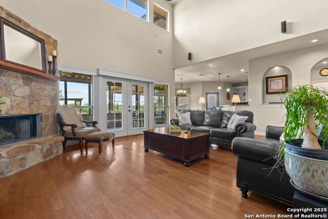 Listing photo id 2 for 330 Ferryboat