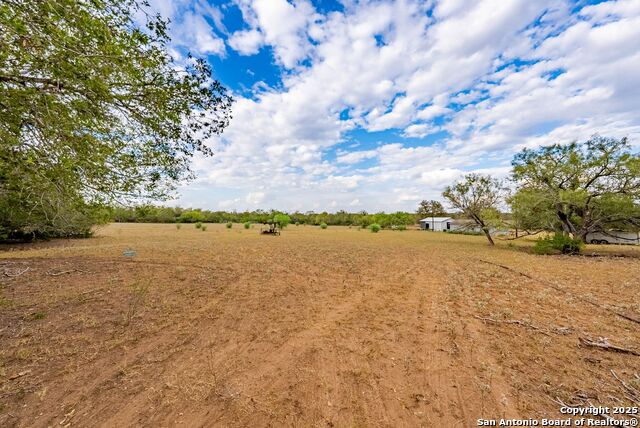 Listing photo id 28 for 423 Fm 2772