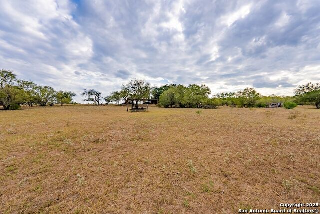 Listing photo id 31 for 423 Fm 2772