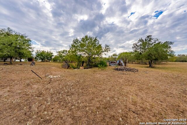 Listing photo id 32 for 423 Fm 2772