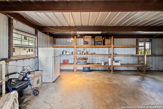 Listing photo id 40 for 423 Fm 2772