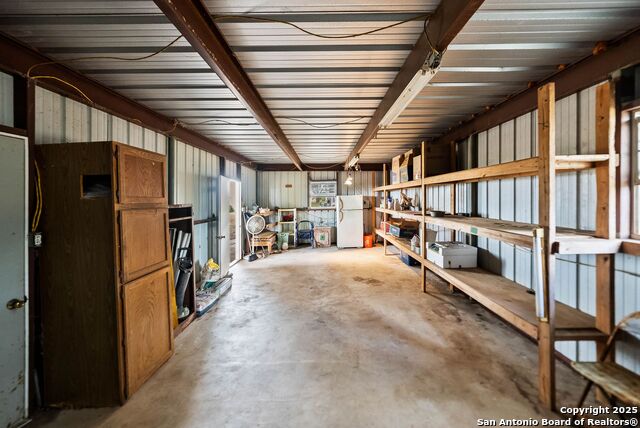 Listing photo id 42 for 423 Fm 2772