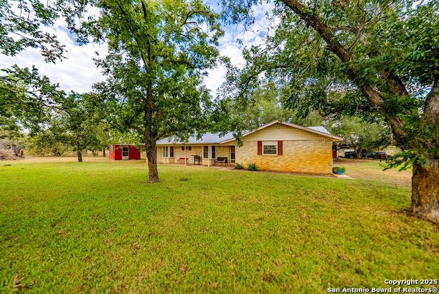 Listing photo id 45 for 423 Fm 2772