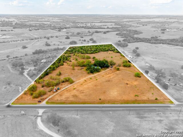 Listing photo id 48 for 423 Fm 2772