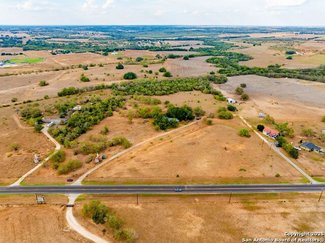 Listing photo id 49 for 423 Fm 2772