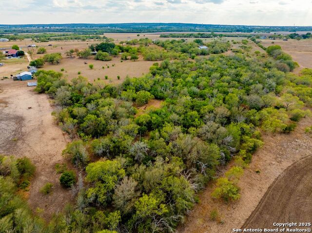 Listing photo id 56 for 423 Fm 2772