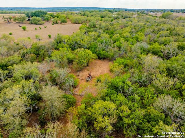 Listing photo id 57 for 423 Fm 2772