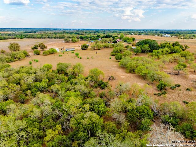 Listing photo id 59 for 423 Fm 2772