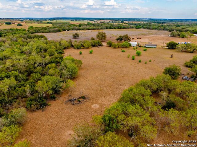Listing photo id 61 for 423 Fm 2772