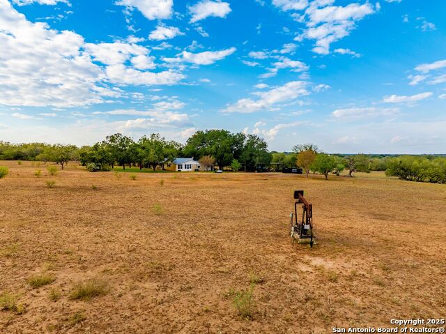 Listing photo id 68 for 423 Fm 2772