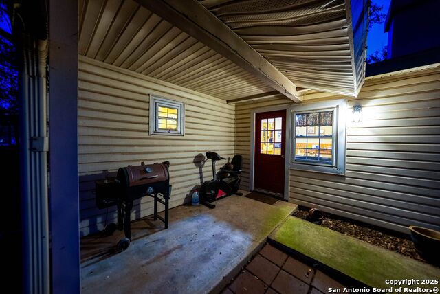Listing photo id 75 for 423 Fm 2772