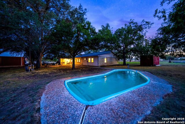 Listing photo id 77 for 423 Fm 2772