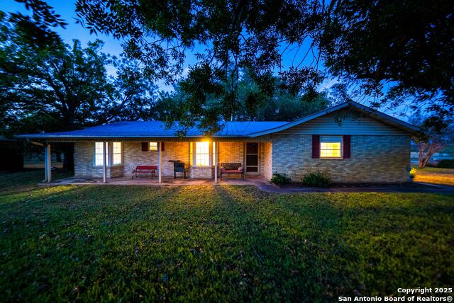Listing photo id 79 for 423 Fm 2772