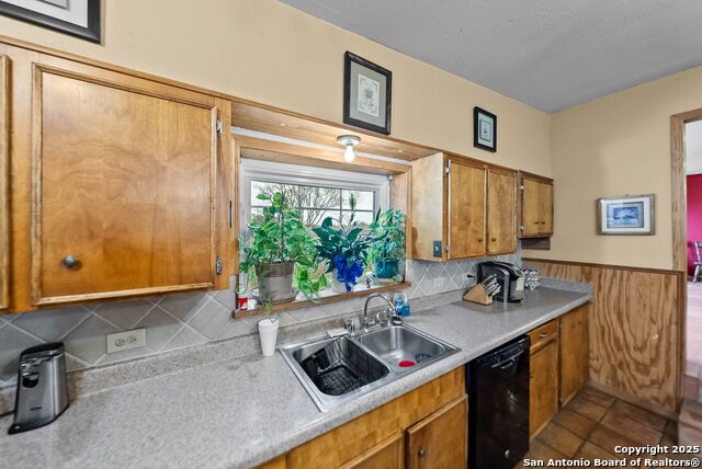 Listing photo id 7 for 423 Fm 2772