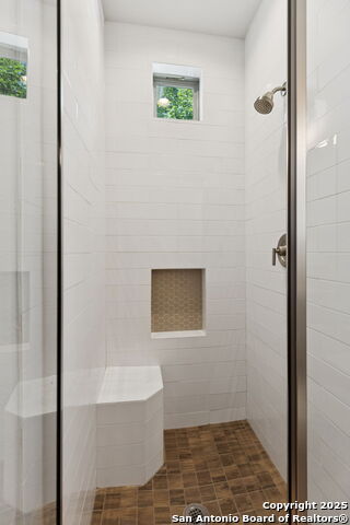 Image 28 of 40 For 7142 Bluff Run