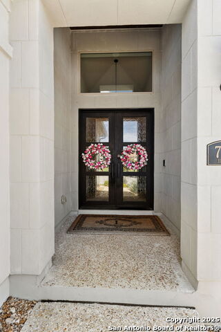 Image 3 of 40 For 7142 Bluff Run