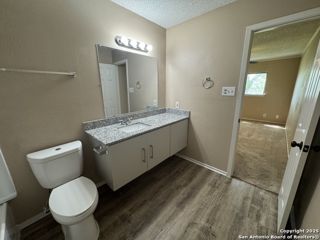 Listing photo id 9 for 6203 Valley Knight