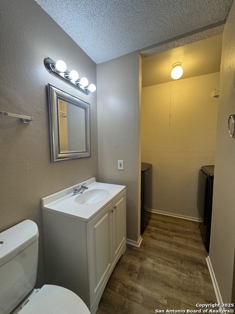 Listing photo id 12 for 6203 Valley Knight