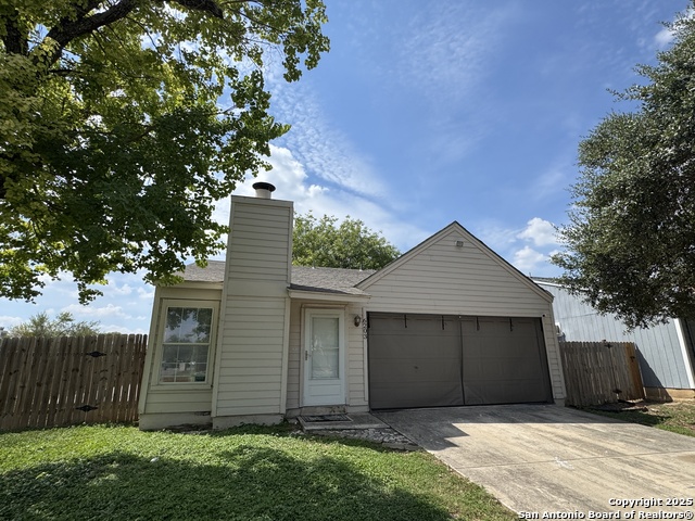 Listing photo id 0 for 6203 Valley Knight