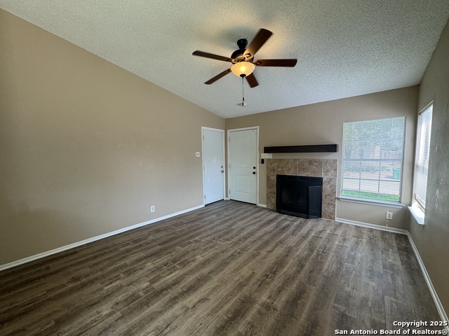 Listing photo id 3 for 6203 Valley Knight