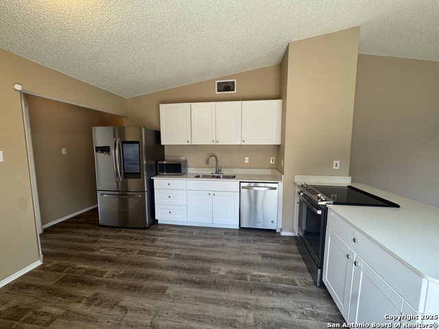 Listing photo id 4 for 6203 Valley Knight