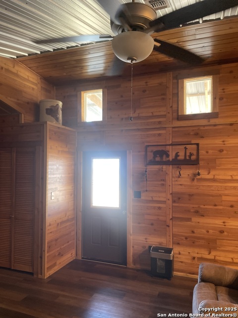 Listing photo id 5 for 125 County Road 402