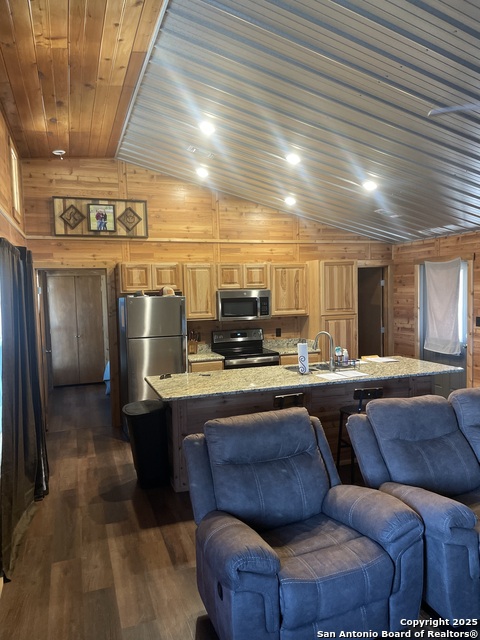 Listing photo id 7 for 125 County Road 402