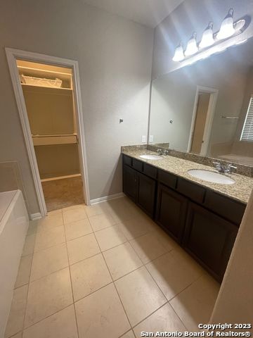 Image 20 of 31 For 22427 Carriage Bush