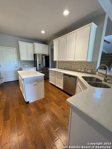 Image 25 of 31 For 22427 Carriage Bush