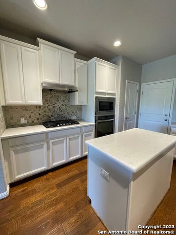 Image 26 of 31 For 22427 Carriage Bush