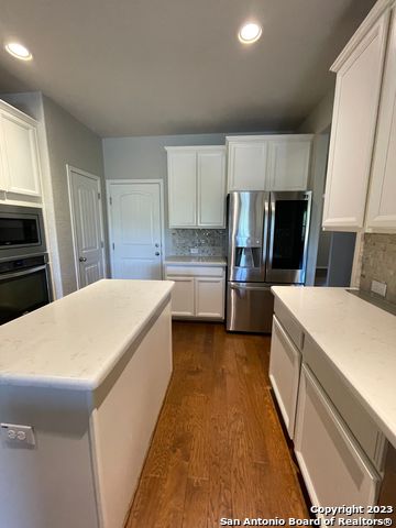 Image 27 of 31 For 22427 Carriage Bush