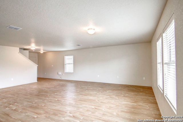Listing photo id 8 for 7515 Whispine