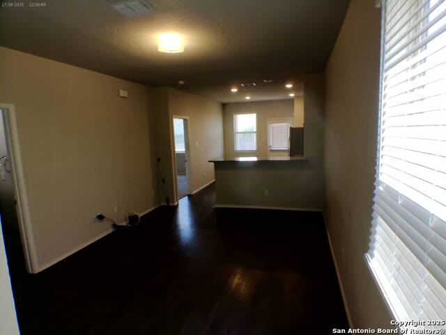 Listing photo id 0 for 5030 Sandstone