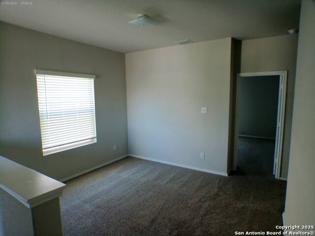 Listing photo id 3 for 5030 Sandstone