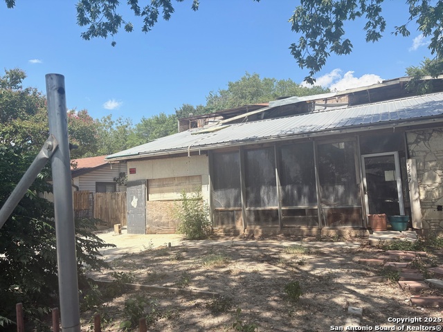 Listing photo id 0 for 5347 La Cresenta St