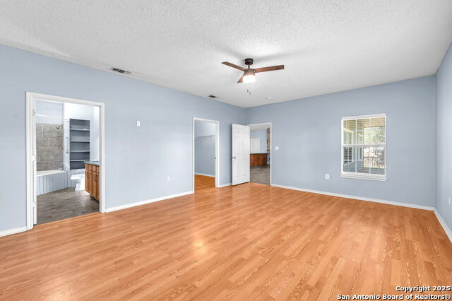 Listing photo id 15 for 3557 Fm 1346