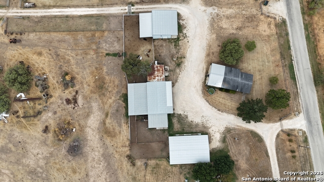 Listing photo id 30 for 3557 Fm 1346