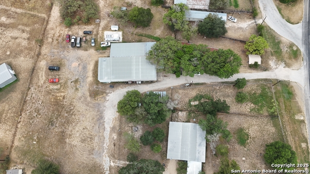 Listing photo id 32 for 3557 Fm 1346
