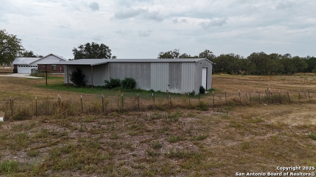 Listing photo id 34 for 3557 Fm 1346
