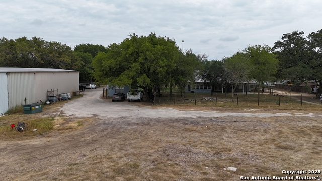 Listing photo id 36 for 3557 Fm 1346