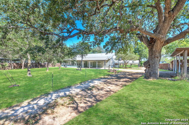 Listing photo id 2 for 3557 Fm 1346