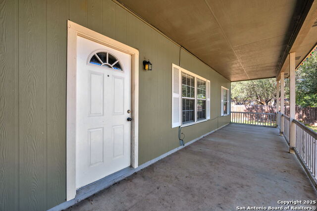 Listing photo id 3 for 3557 Fm 1346