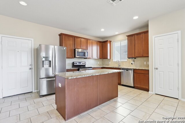 Image 8 of 40 For 723 Rio Cactus Way