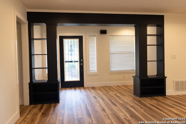 Listing photo id 1 for 100 Riverhill